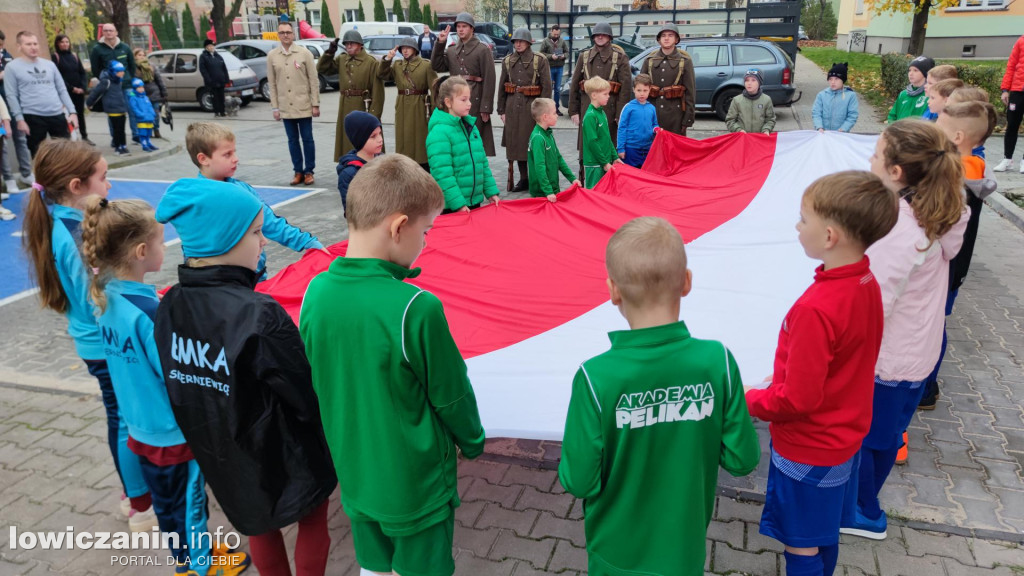 Fotorealcja z odsłonięcia muralu na Kostce