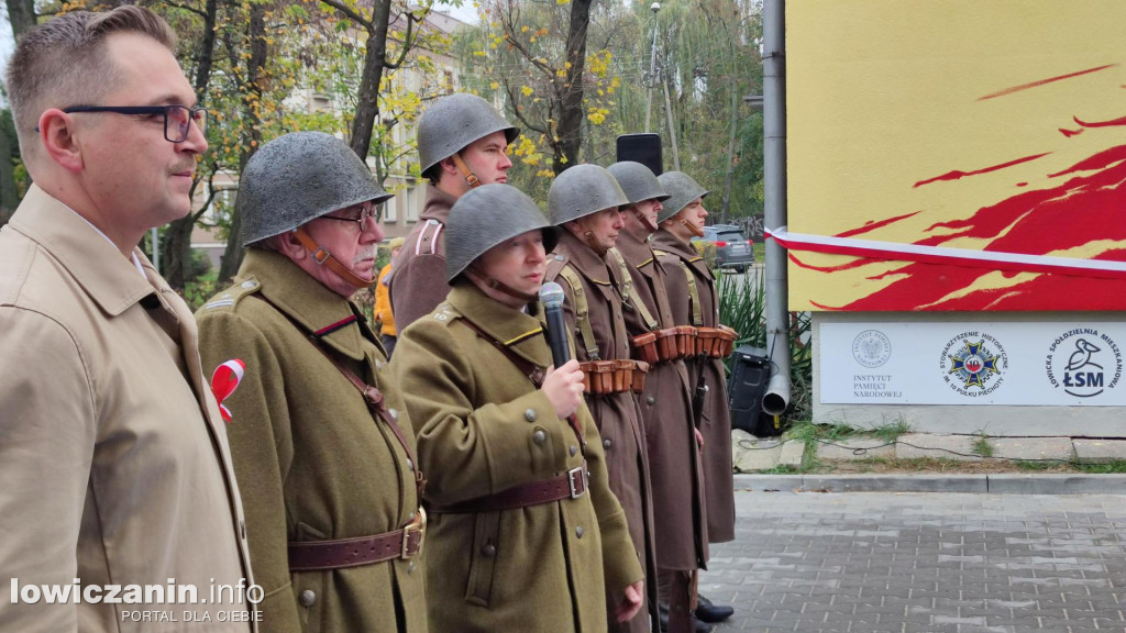 Fotorealcja z odsłonięcia muralu na Kostce