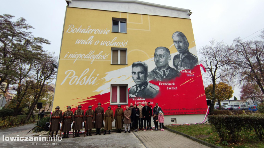 Fotorealcja z odsłonięcia muralu na Kostce