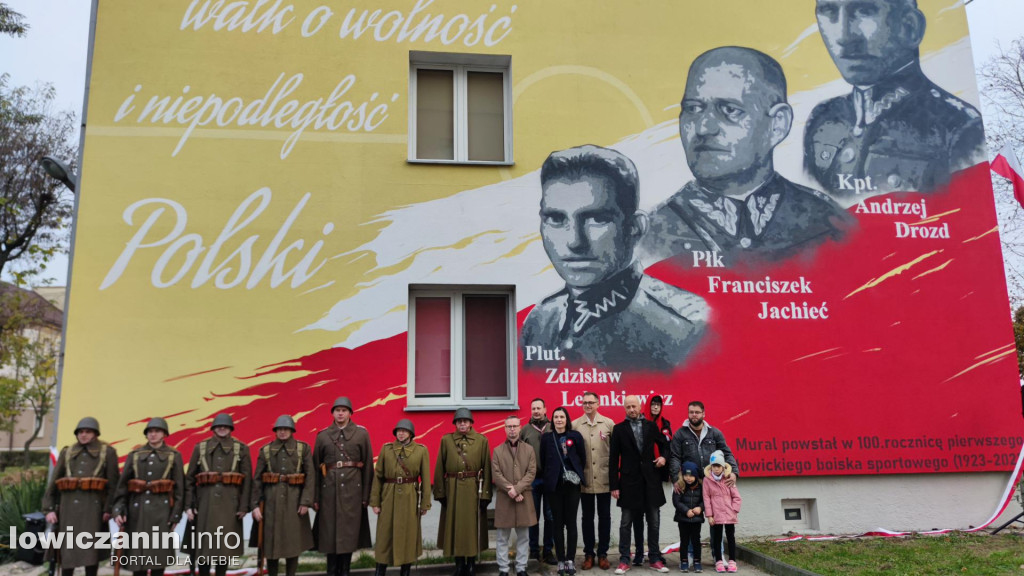Fotorealcja z odsłonięcia muralu na Kostce