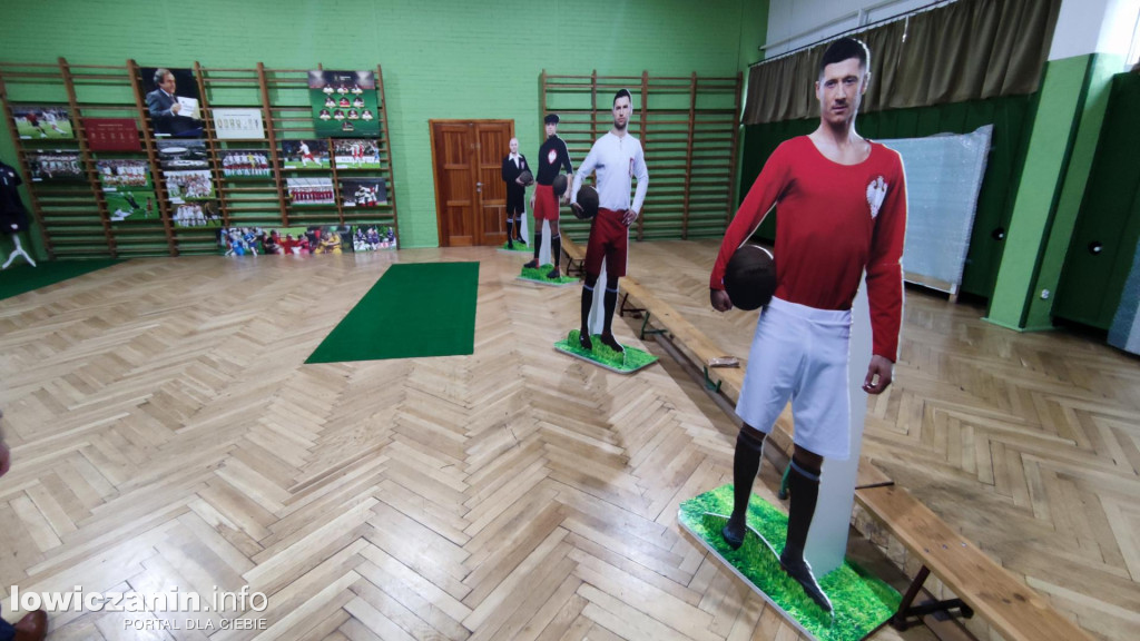 Fotorealcja z odsłonięcia muralu na Kostce
