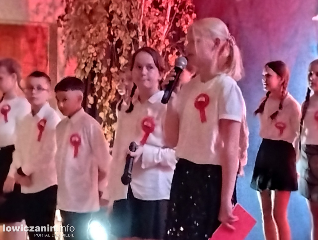 Łowicz. Wieczór patriotyczny w SP 4