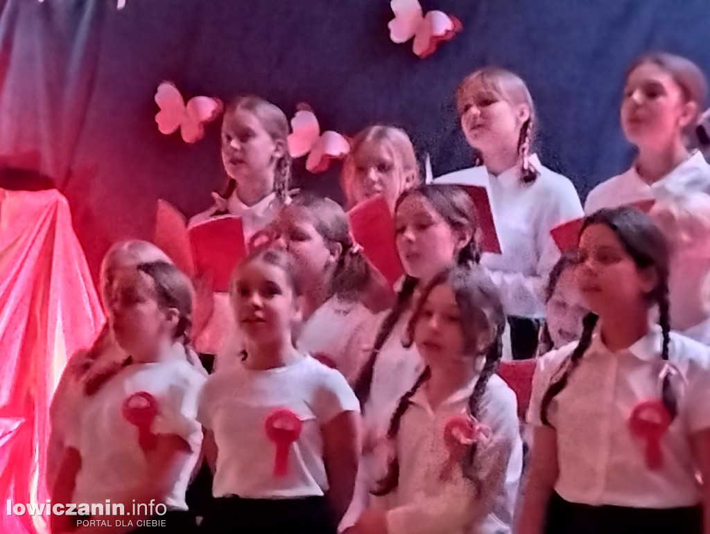 Łowicz. Wieczór patriotyczny w SP 4