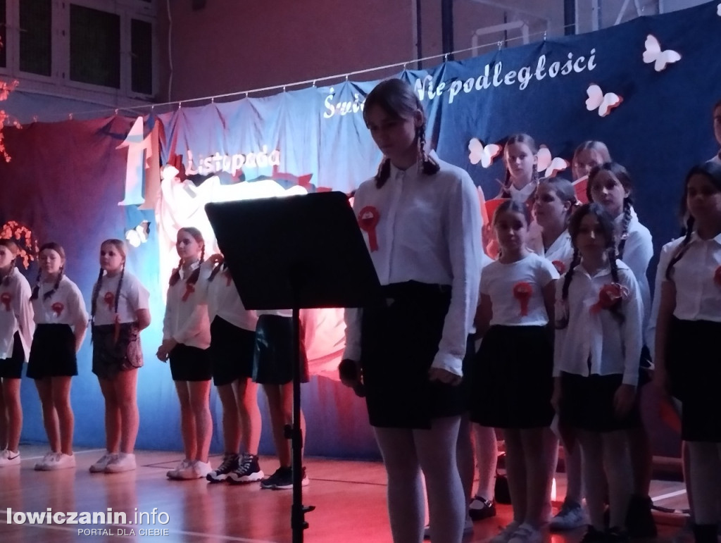 Łowicz. Wieczór patriotyczny w SP 4