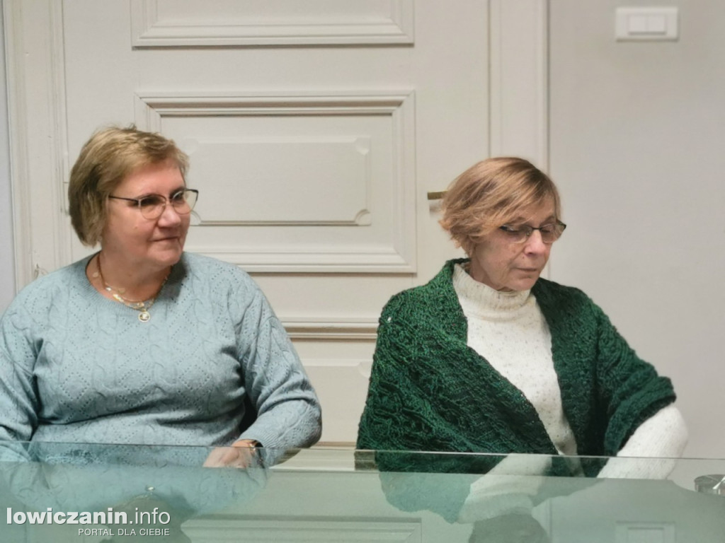 Warsztaty dla miłośników haftu w łowickim muzeum