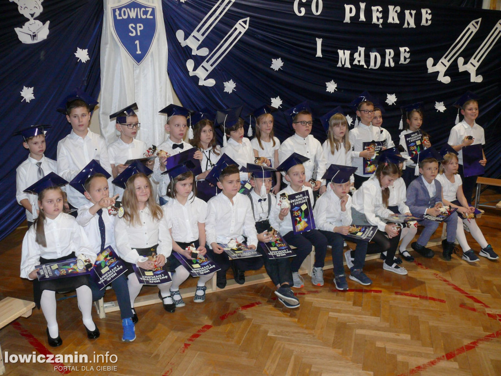 Łowicz: ślubowanie klas pierwszych w SP1