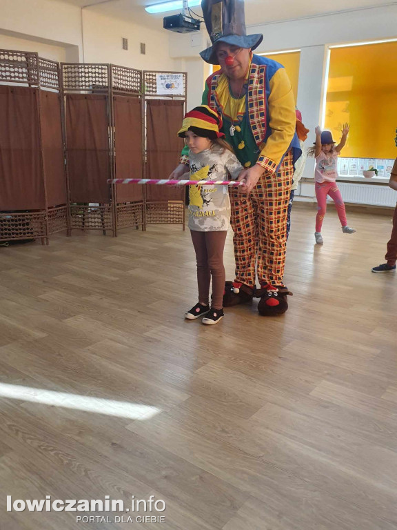 Cyrk w przedszkolu Jaś i Małgosia