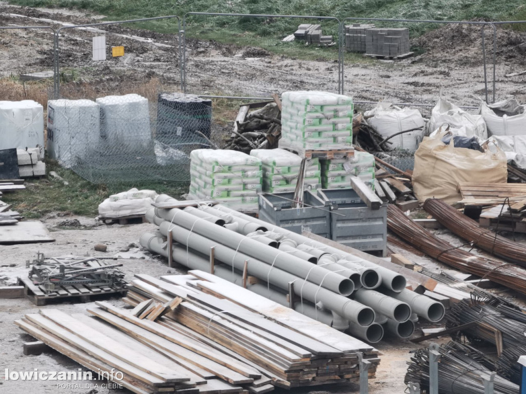 Zbrojenie płyty mostu zakończone, czas na beton