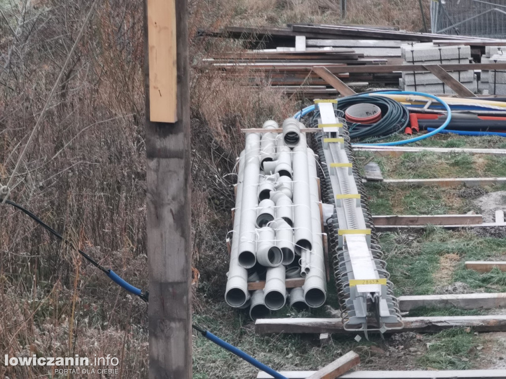 Zbrojenie płyty mostu zakończone, czas na beton