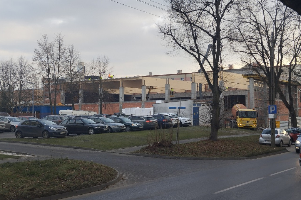 Budowa hali przy ZSP nr 4 w Łowiczu