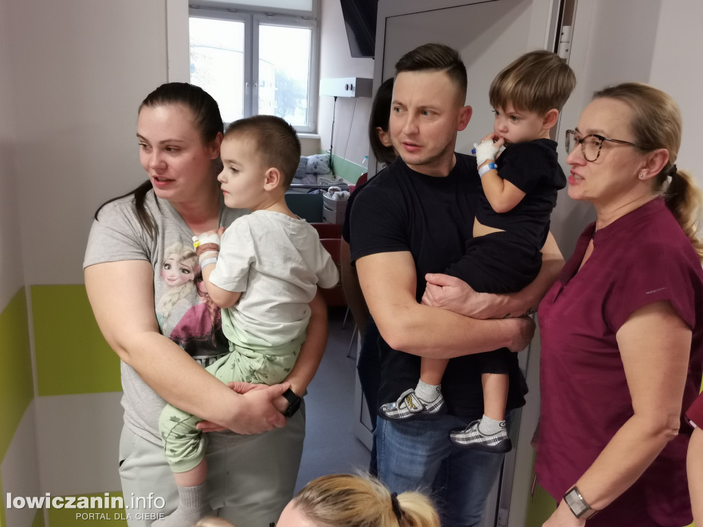Mikołaj odwiedził dzieci w szpitalu