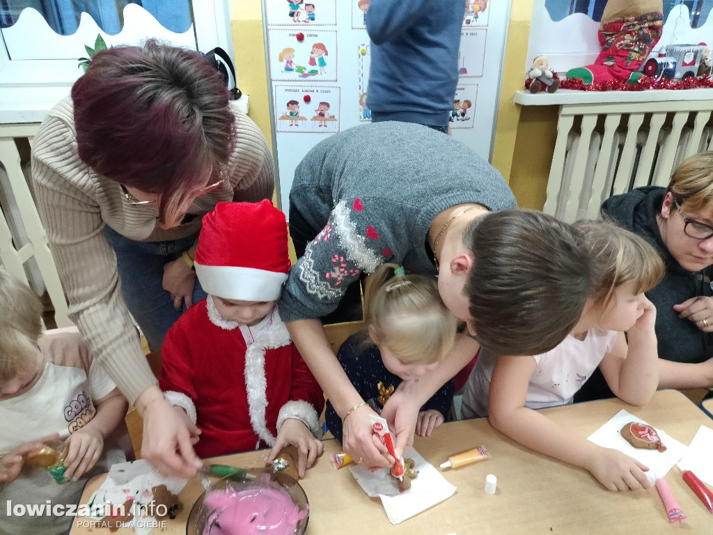 Bożonarodzeniowe warsztaty kulinarne w przedszkolu Pszczółka Maja w Łowiczu
