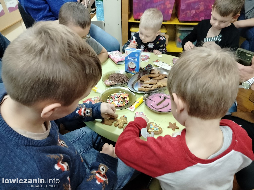 Bożonarodzeniowe warsztaty kulinarne w przedszkolu Pszczółka Maja w Łowiczu