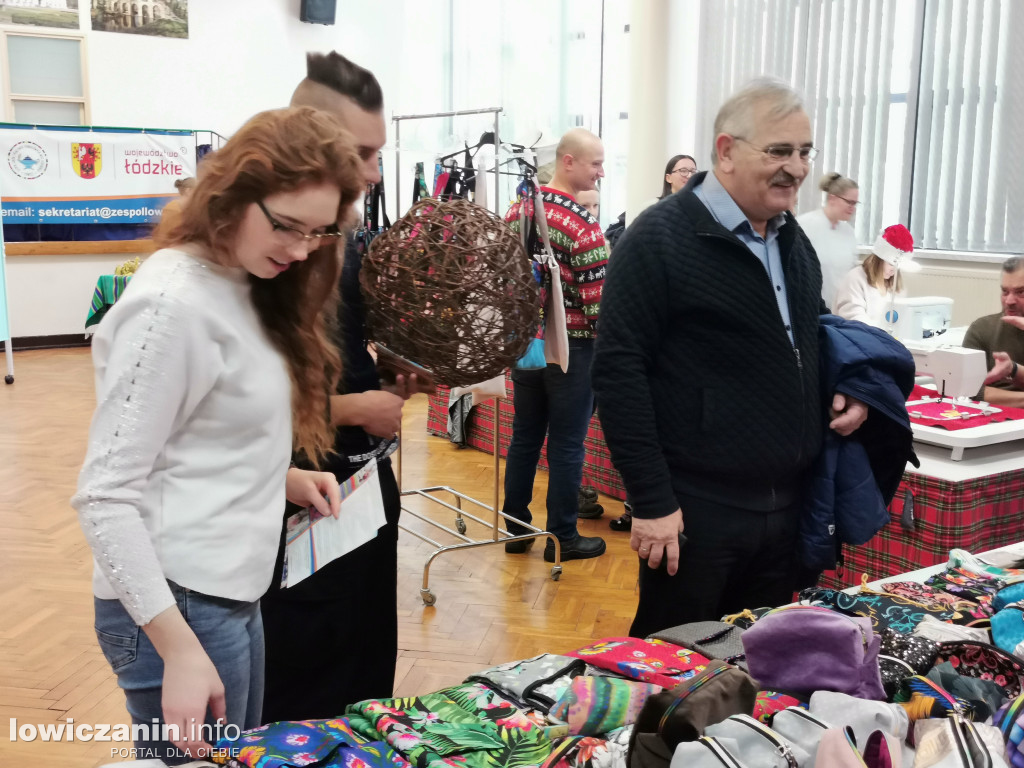 Kiermasz bożonarodzeniowy przy ul. Ułańskiej