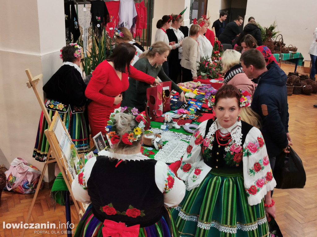 Kiermasz bożonarodzeniowy przy ul. Ułańskiej