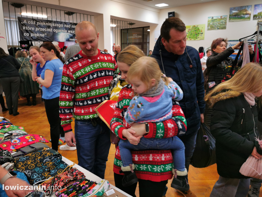 Kiermasz bożonarodzeniowy przy ul. Ułańskiej