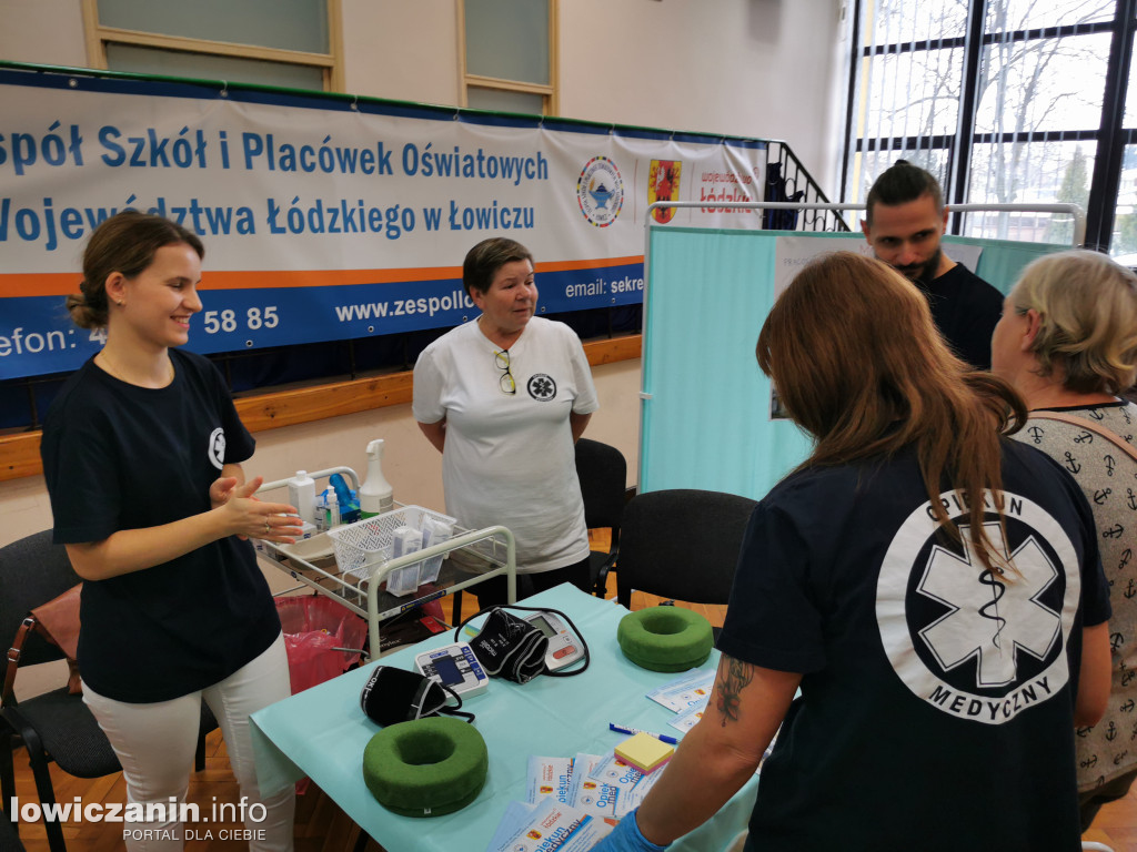 Kiermasz bożonarodzeniowy przy ul. Ułańskiej