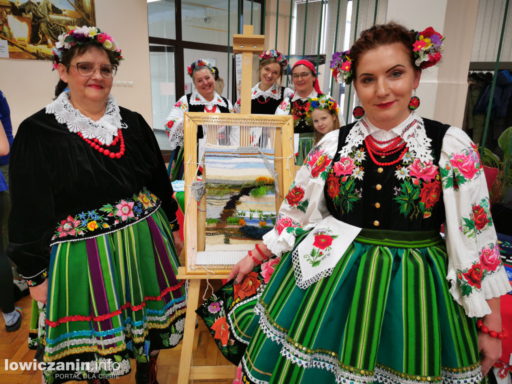 Kiermasz bożonarodzeniowy przy ul. Ułańskiej