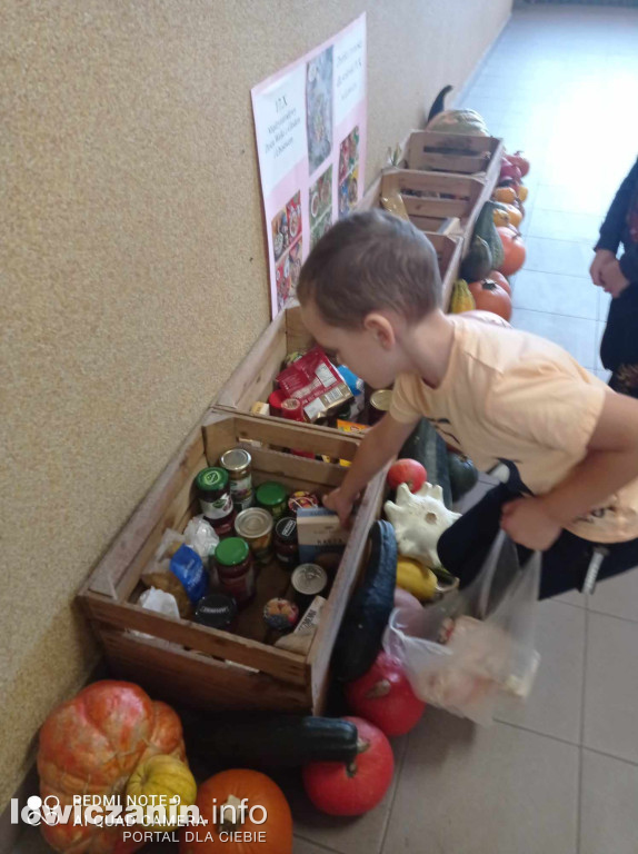 W szkole w Mastkach zebrali ok. 150 kg żywności dla potrzebujących