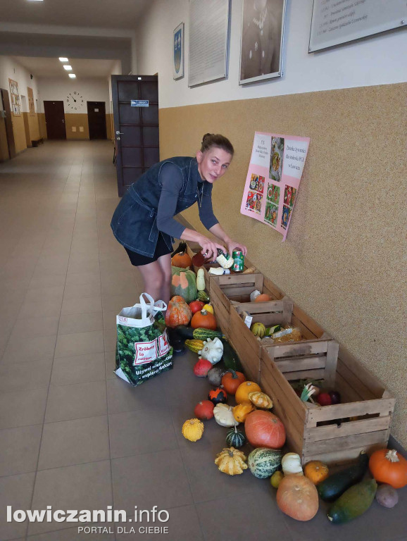 W szkole w Mastkach zebrali ok. 150 kg żywności dla potrzebujących