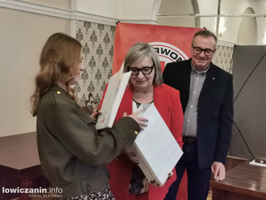 Uhonorowanie osób i instytucji wspierających PCK Łowicz