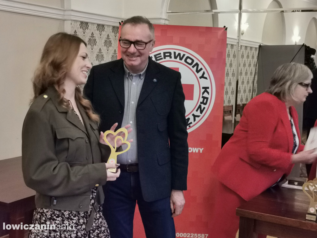 Uhonorowanie osób i instytucji wspierających PCK Łowicz