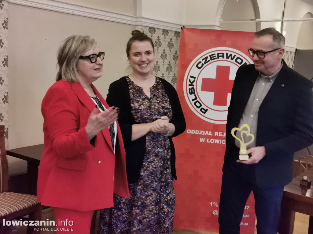 Uhonorowanie osób i instytucji wspierających PCK Łowicz