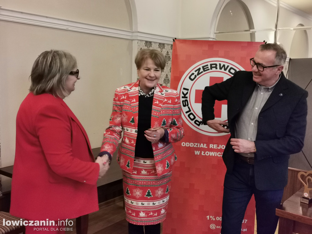 Uhonorowanie osób i instytucji wspierających PCK Łowicz