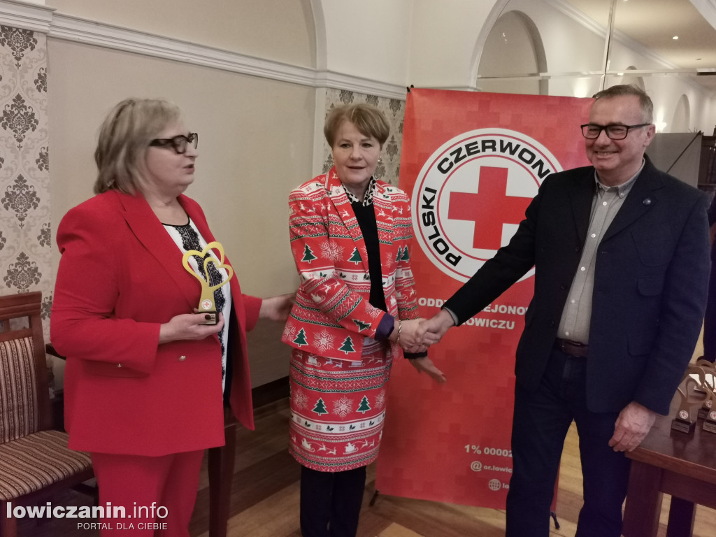 Uhonorowanie osób i instytucji wspierających PCK Łowicz