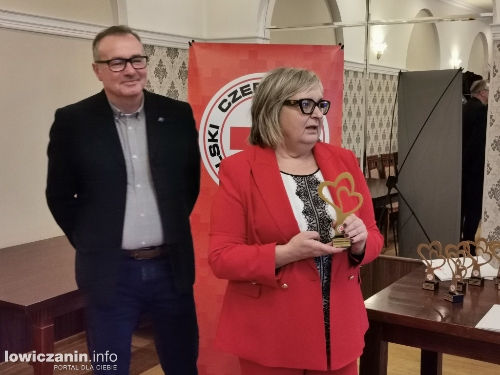 Uhonorowanie osób i instytucji wspierających PCK Łowicz