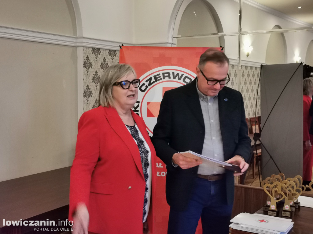 Uhonorowanie osób i instytucji wspierających PCK Łowicz