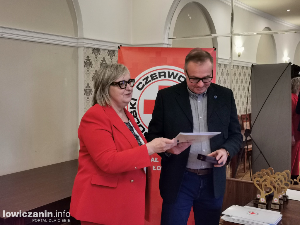 Uhonorowanie osób i instytucji wspierających PCK Łowicz