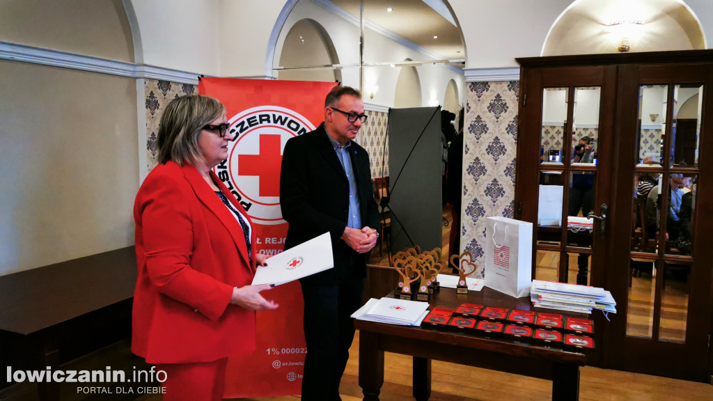 Uhonorowanie osób i instytucji wspierających PCK Łowicz