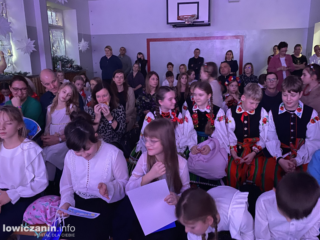 Eliminacje do Powiatowego Konkursu Kolęd i Pastorałek w Bąkowie