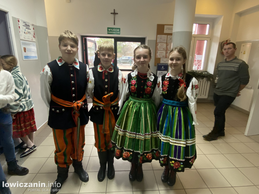 Eliminacje do Powiatowego Konkursu Kolęd i Pastorałek w Bąkowie