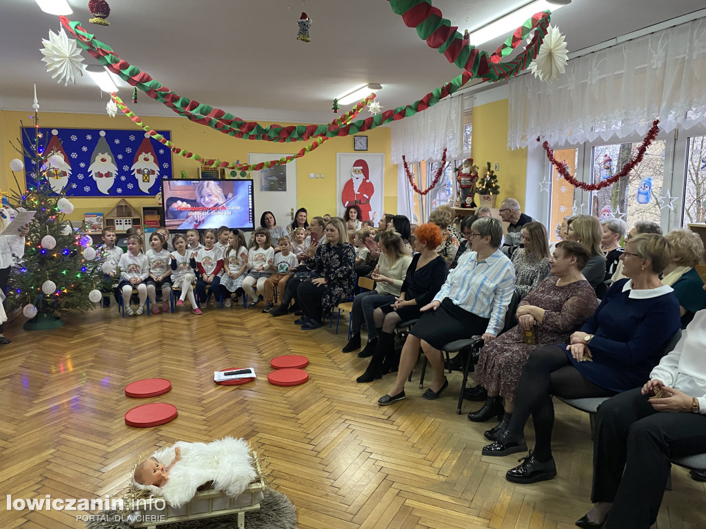 Koncert Bożonarodzeniowy w Przedszkolu nr. 3  Pszczółka Maja