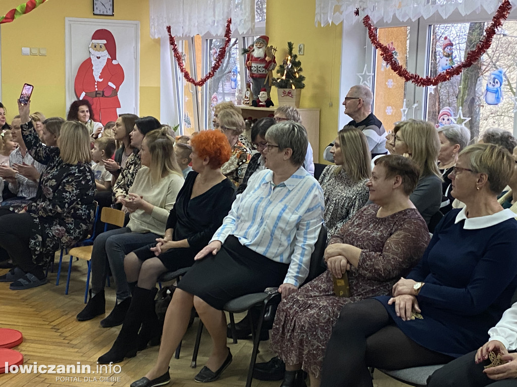 Koncert Bożonarodzeniowy w Przedszkolu nr. 3  Pszczółka Maja