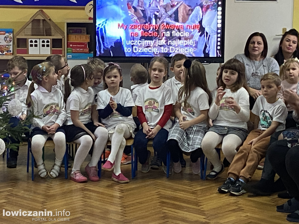 Koncert Bożonarodzeniowy w Przedszkolu nr. 3  Pszczółka Maja