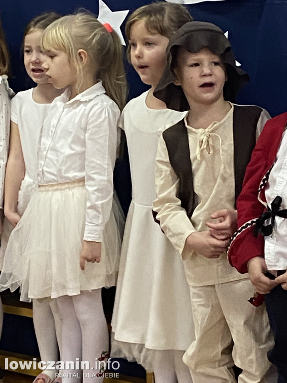Koncert Bożonarodzeniowy w Przedszkolu nr. 3  Pszczółka Maja