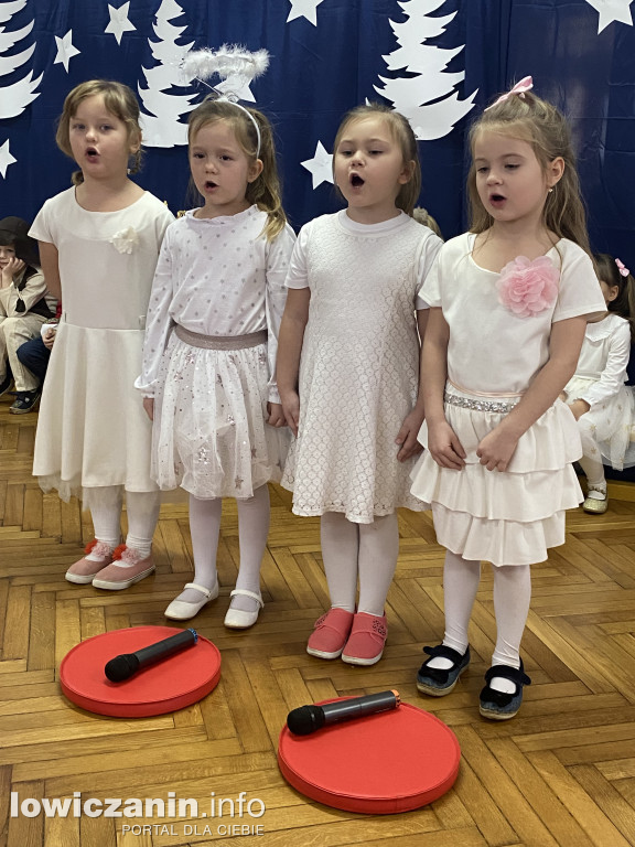 Koncert Bożonarodzeniowy w Przedszkolu nr. 3  Pszczółka Maja