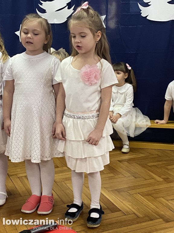 Koncert Bożonarodzeniowy w Przedszkolu nr. 3  Pszczółka Maja