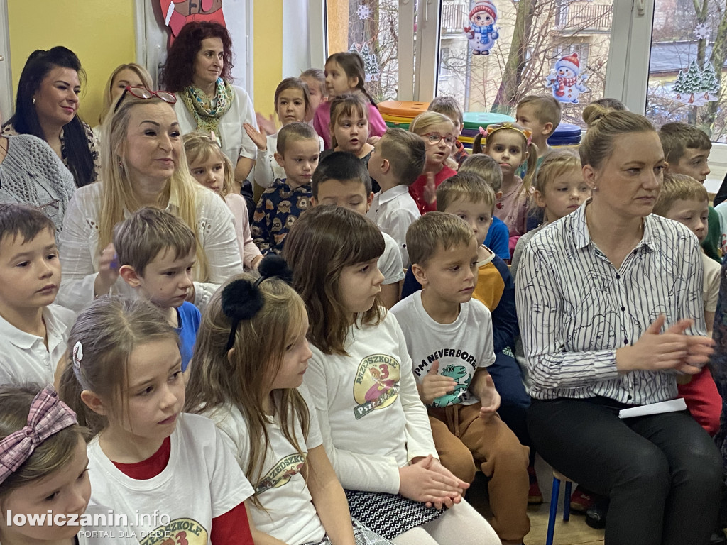 Koncert Bożonarodzeniowy w Przedszkolu nr. 3  Pszczółka Maja