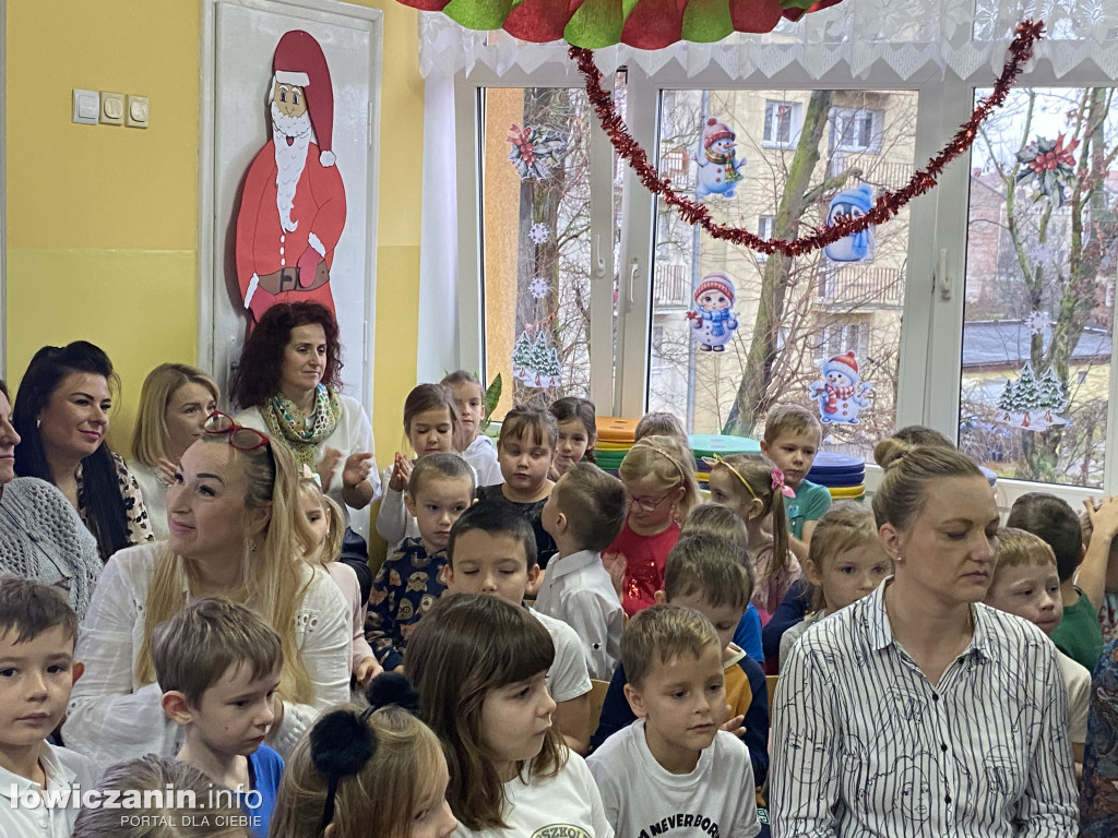 Koncert Bożonarodzeniowy w Przedszkolu nr. 3  Pszczółka Maja