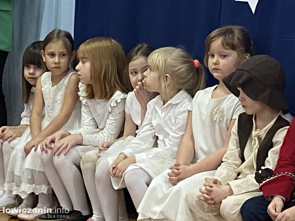 Koncert Bożonarodzeniowy w Przedszkolu nr. 3  Pszczółka Maja