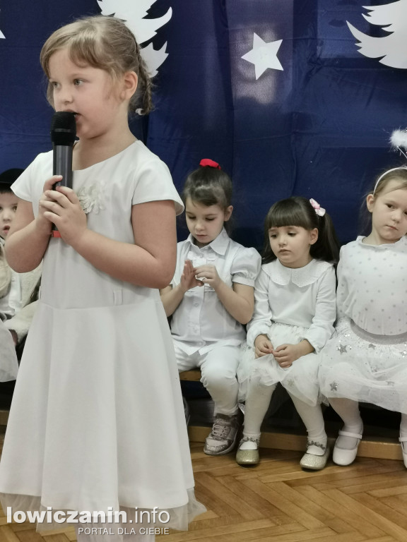 Koncert Bożonarodzeniowy w Przedszkolu nr. 3  Pszczółka Maja