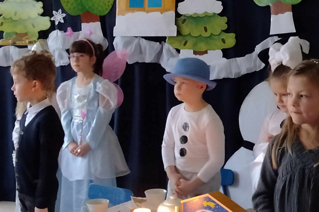 Przedstawienie bożonarodzeniowe w przedszkolu Stokrotka w Łowiczu