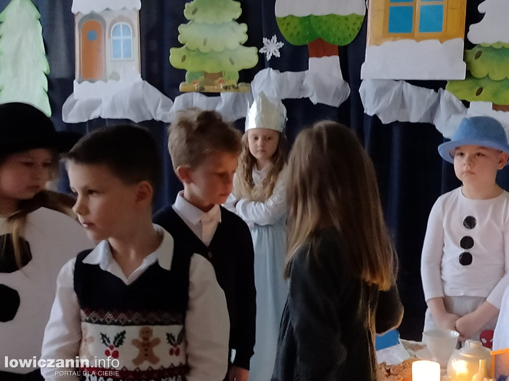 Przedstawienie bożonarodzeniowe w przedszkolu Stokrotka w Łowiczu