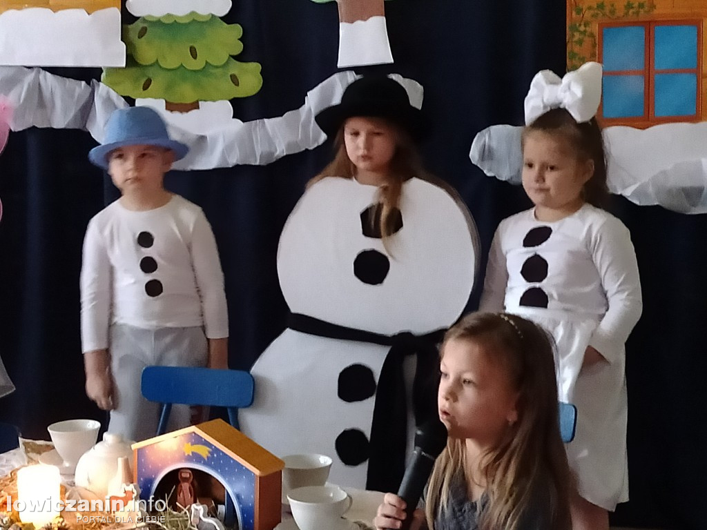Przedstawienie bożonarodzeniowe w przedszkolu Stokrotka w Łowiczu