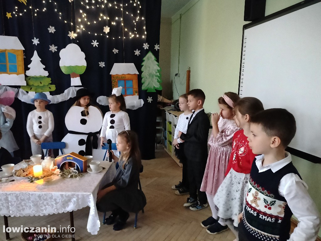 Przedstawienie bożonarodzeniowe w przedszkolu Stokrotka w Łowiczu