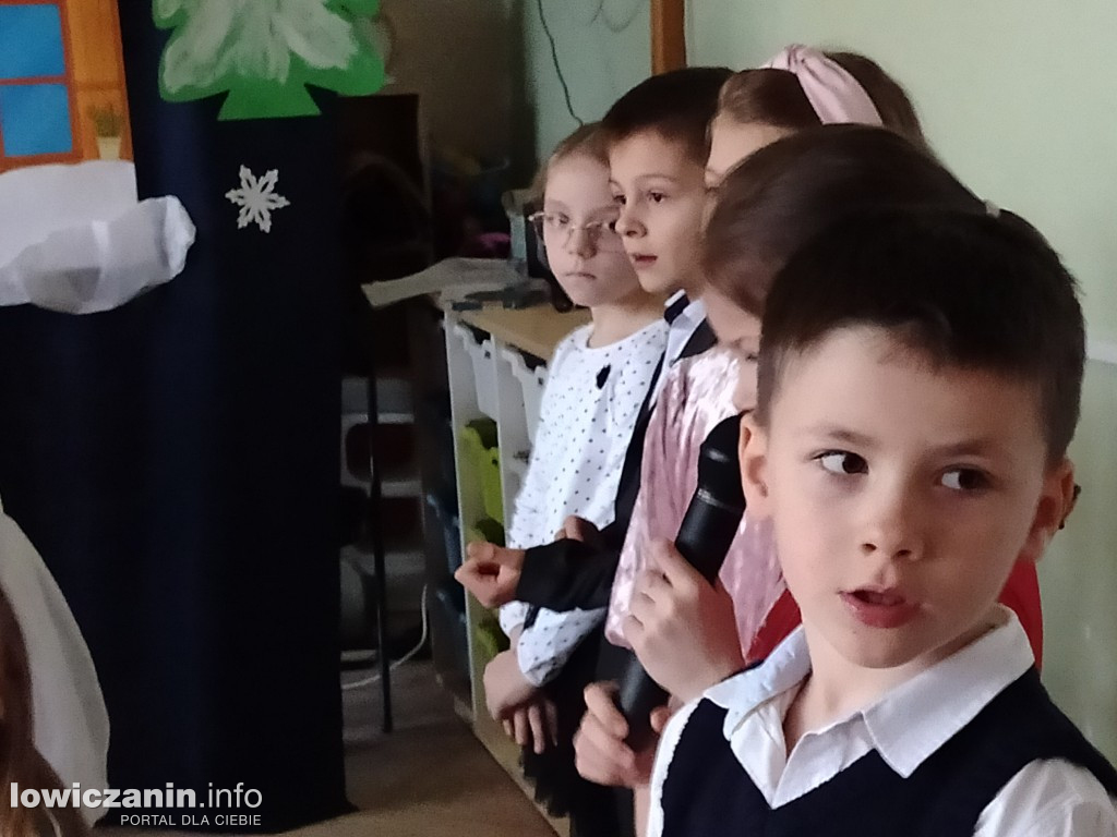 Przedstawienie bożonarodzeniowe w przedszkolu Stokrotka w Łowiczu